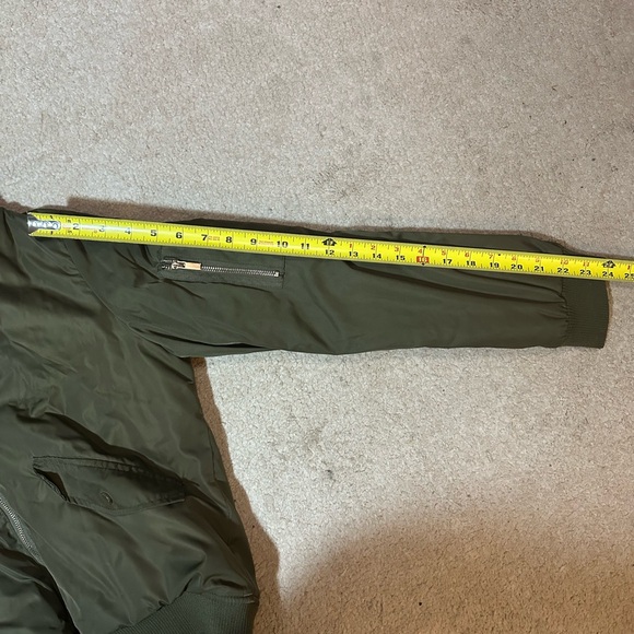 ME Jane Olive Green Women’s Jacket with Pink Faux Fur Hood Size Medium - Picture 13 of 15